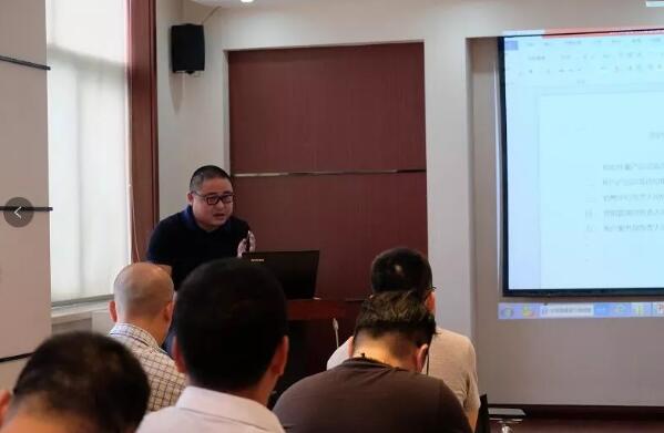 888集团游戏官网2019销售中心年中会议暨团队拓展活动圆满结束(图2)