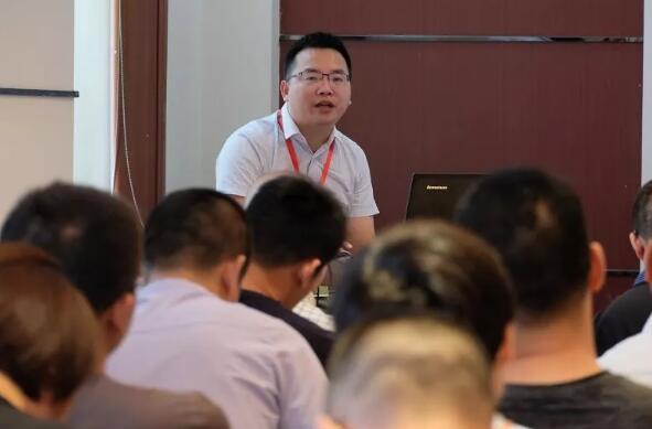 888集团游戏官网2019销售中心年中会议暨团队拓展活动圆满结束(图1)