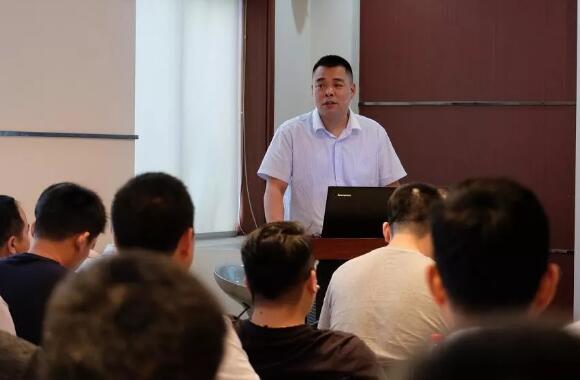 888集团游戏官网2019销售中心年中会议暨团队拓展活动圆满结束(图3)