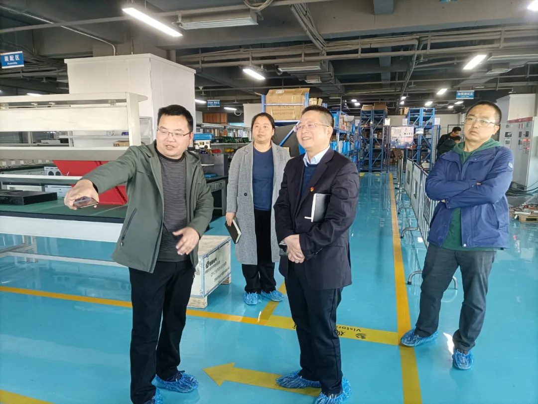 西安软件园发展中心副主任周非凡走访888集团游戏官网(图3) 西安软件园发展中心副主任周非凡走访888集团游戏官网(图3)