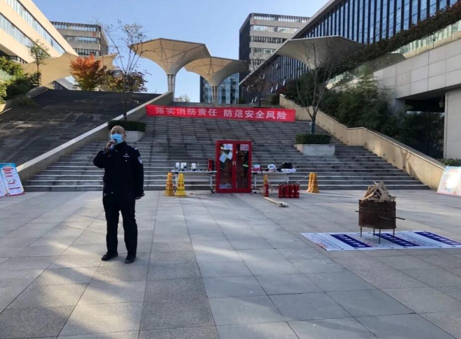888集团游戏官网消防应急演练实录(图8)