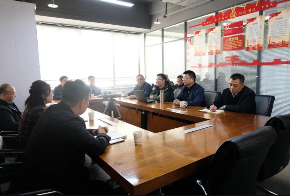 888集团游戏官网携手老电工，战略合作，共谋发展！(图1)